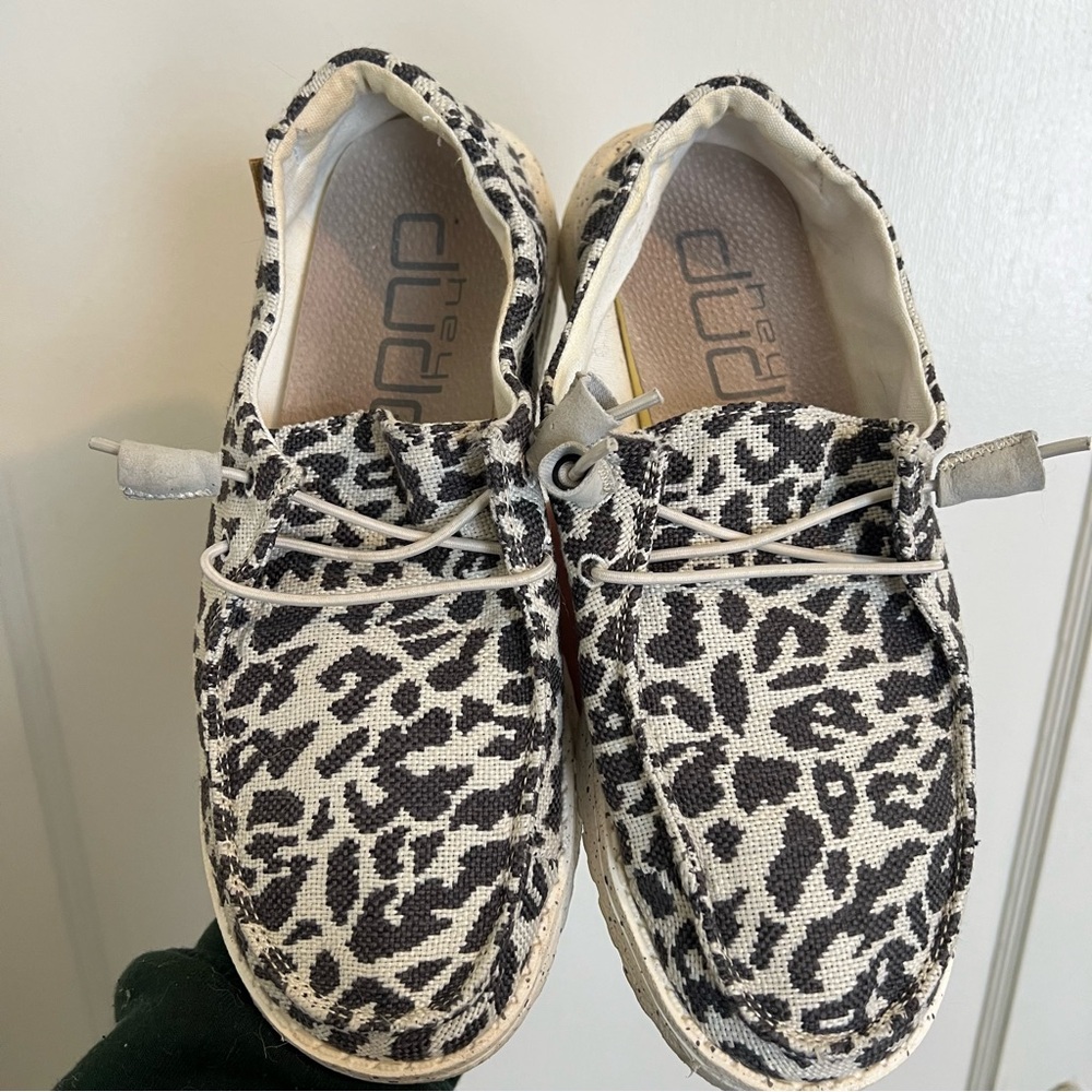 EUC Hey Dude Wendy Woven Cheetah Grey Size 7 - Picture 3 of 5